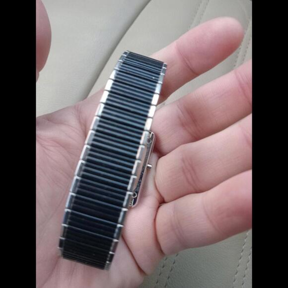 Vintage Timex Digital K-Cell Unisex Watch with Adjustable Band--needs a Battery! - Picture 4 of 7